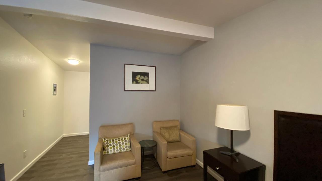 Golden Kent Motel Екстер'єр фото
