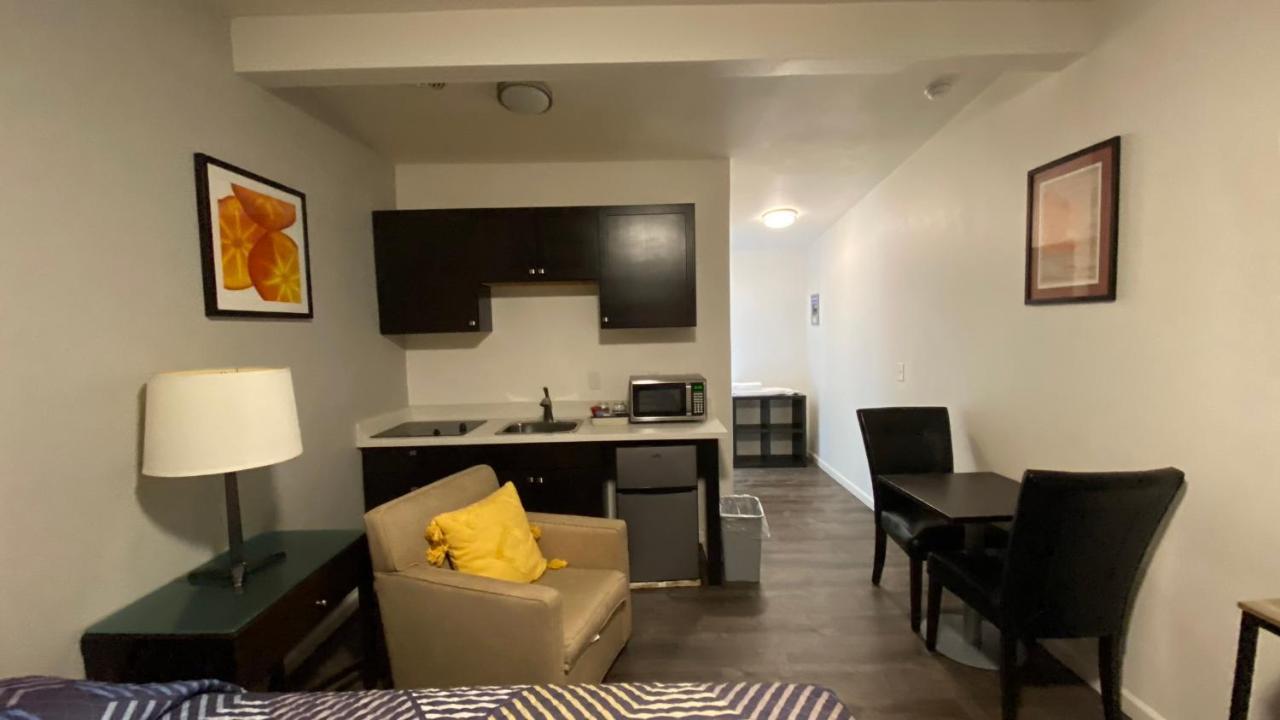 Golden Kent Motel Екстер'єр фото
