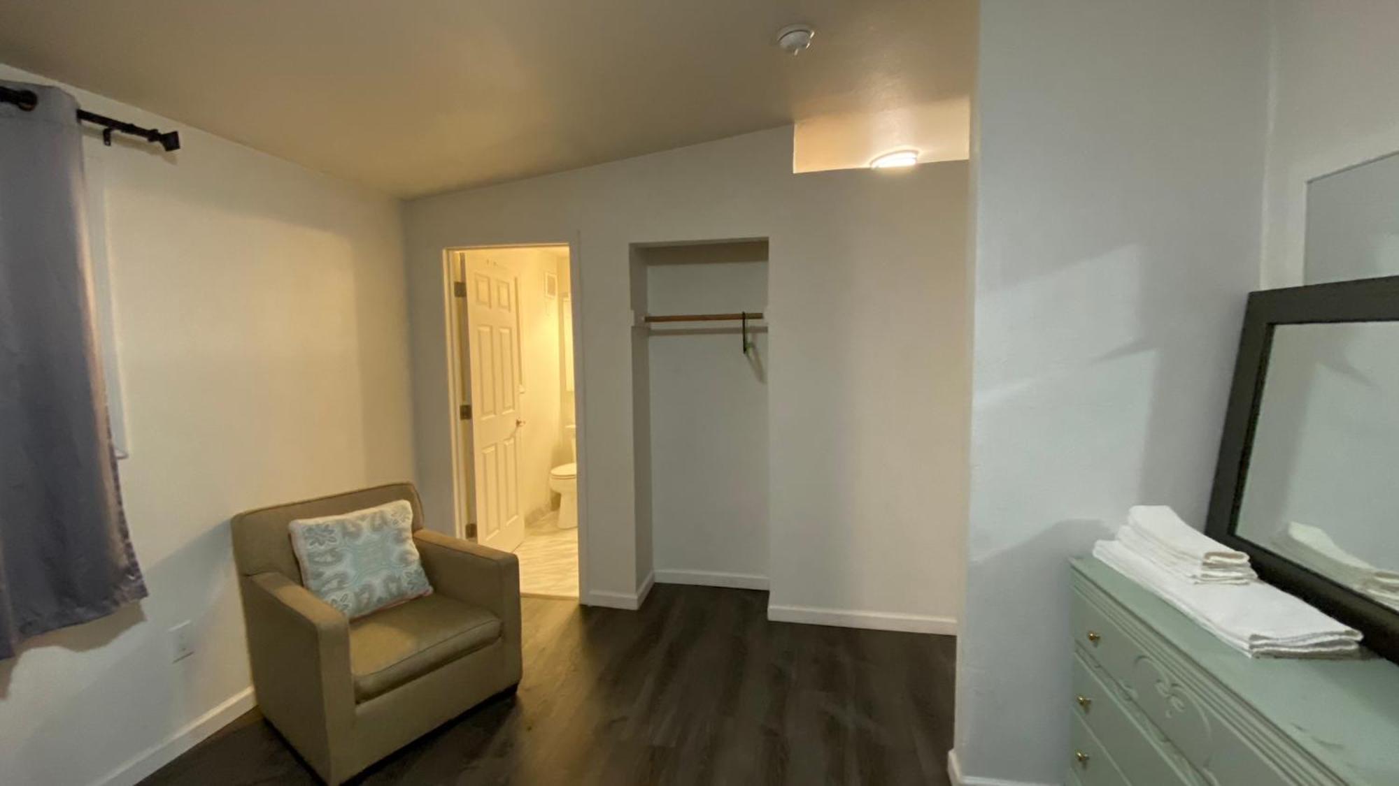 Golden Kent Motel Екстер'єр фото